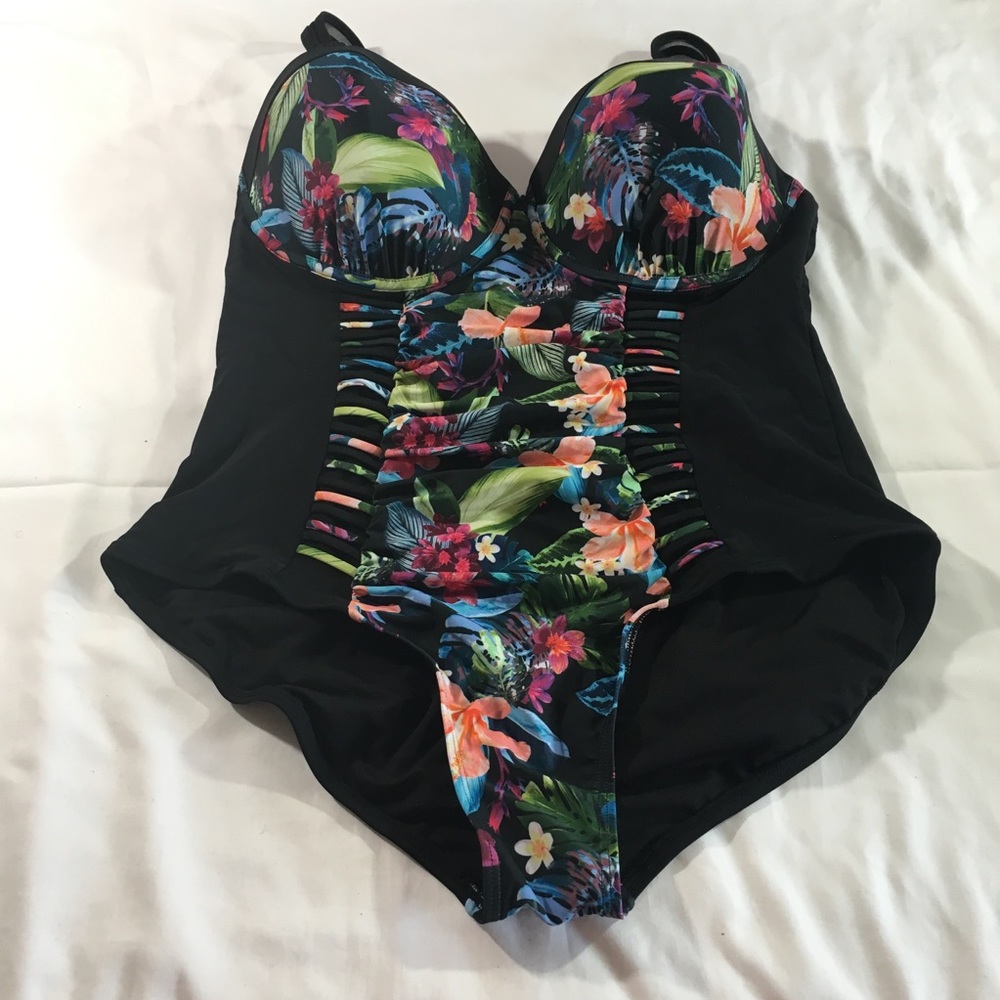 Swimsuits for all Yin Cut Out Mesh Underwire Suit